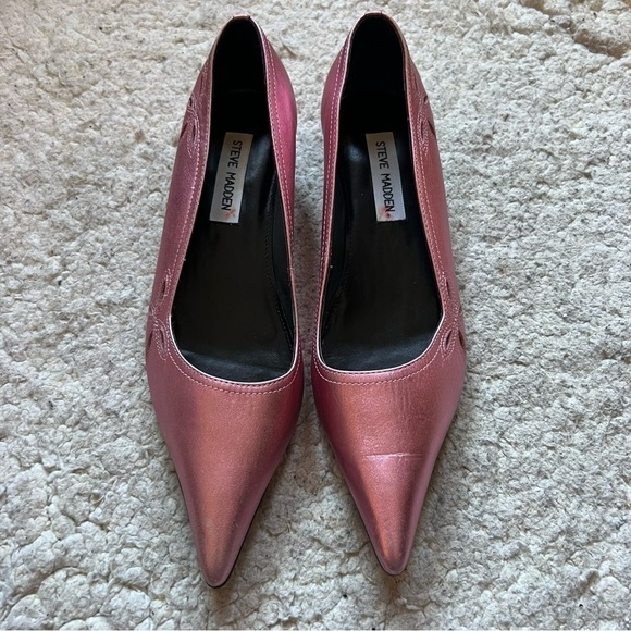 Steve Madden VTG Kondor Metallic Pink Leather Floral Cut Out Pointed Toe Heels - Picture 2 of 12